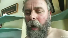 L'uomo che serve per ...