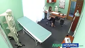 Due amanti, vestiti  ...
