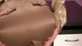 Ragazza dà culo sull ...