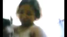 Giovane asiatico e m ...