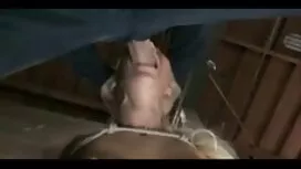 Una massaggiatrice m ...
