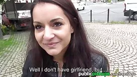Una giovane video ma ...