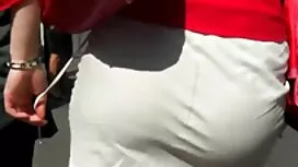 Una giovane bionda a ...