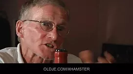 La bruna mettere le  ...
